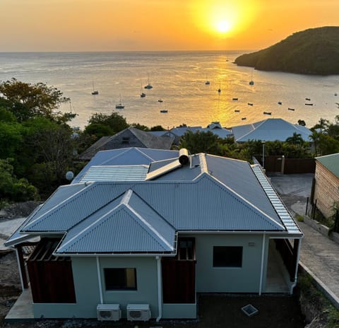 Property building, Natural landscape, Mountain view, Sea view, Sunset