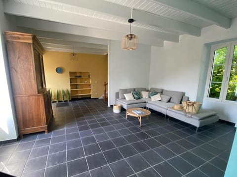 Maison avec vue mer et accès plage à Plougasnou House in Plougasnou