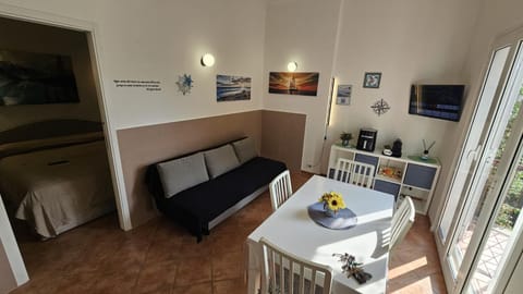 TV and multimedia, Living room, Dining area