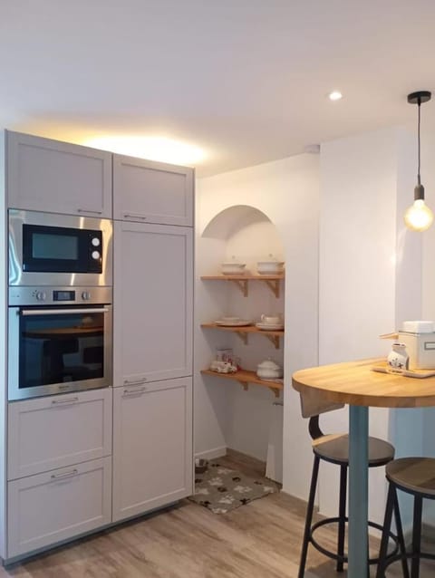 Comfort and Quiet Getaway by the Eure Apartment in Dreux