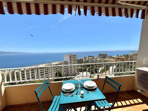 View (from property/room), Balcony/Terrace, Sea view