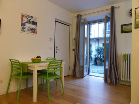 Living room, Seating area, Dining area, Inner courtyard view