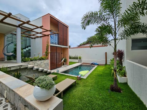 Property building, Garden view, Pool view, Swimming pool