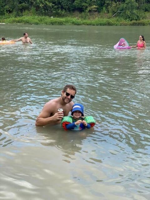 The River Haven - Sleeps 32 - on Guadalupe River House in McQueeney