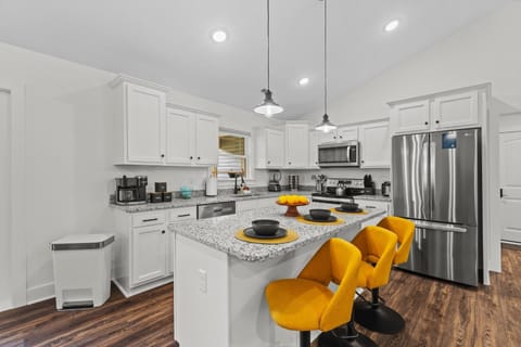 Edgewood - Work Friendly & Near Downtown House in Clarksville