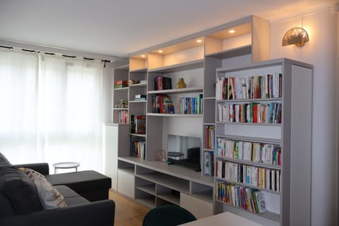 Library, Living room