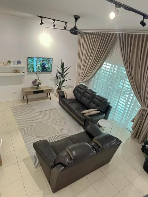 TV and multimedia, Seating area