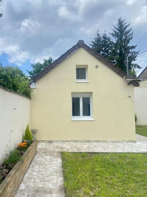 Maisonette ESKIA House in Noisy-le-Grand