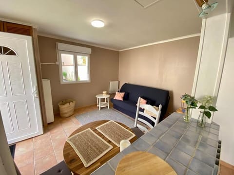 Maisonette ESKIA House in Noisy-le-Grand