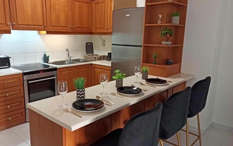 Kitchen or kitchenette, Dining area, minibar, oven, stove, toaster