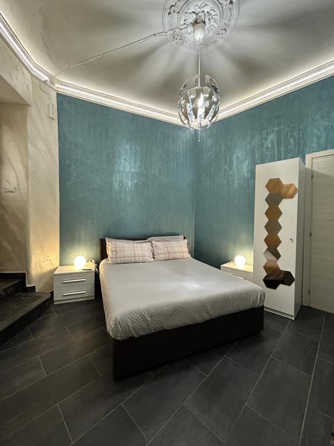 Bed, Photo of the whole room, Bedroom, wardrobe
