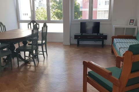 Communal lounge/ TV room, TV and multimedia, Living room, Dining area
