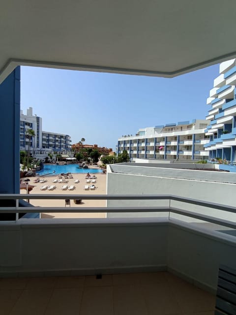 Balcony/Terrace, Pool view, Swimming pool