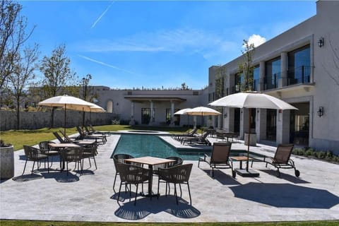 Swimming pool