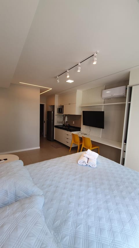 Bed, TV and multimedia, air conditioner