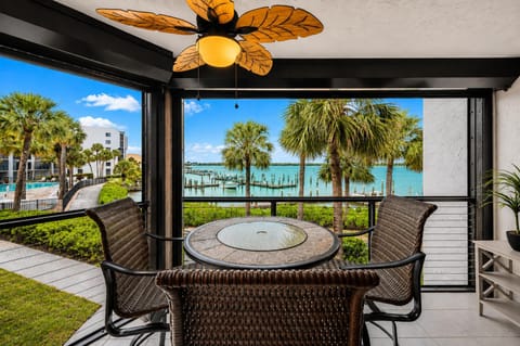 View (from property/room), Balcony/Terrace, Dining area, Pool view, Sea view