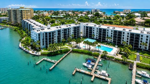 Property building, Bird's eye view, Garden, Beach, On site, Sea view, Swimming pool