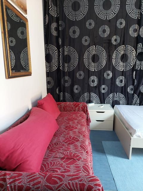 Share room thissio nearby Acropolis Apartment in Athens