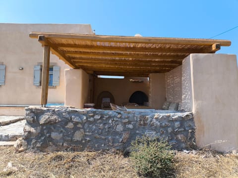 Traditional house in Kalamos Villa in Islands