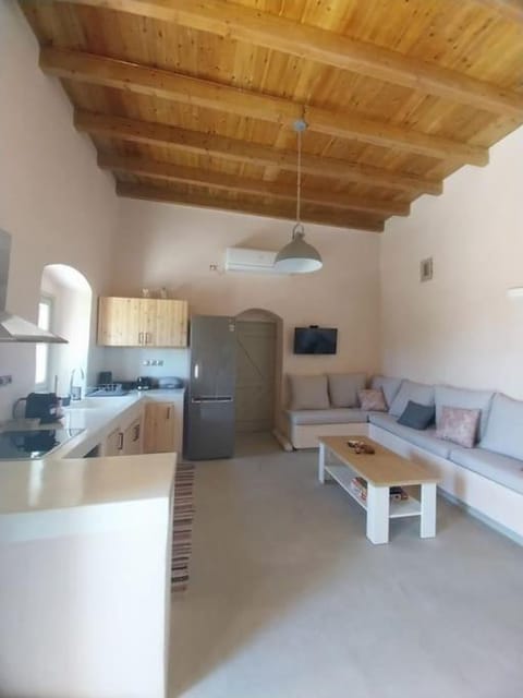 Traditional house in Kalamos Villa in Islands