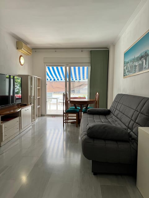 Communal lounge/ TV room, TV and multimedia, Kitchen or kitchenette, Living room, Dining area