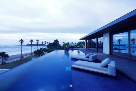 Pool view, Sea view