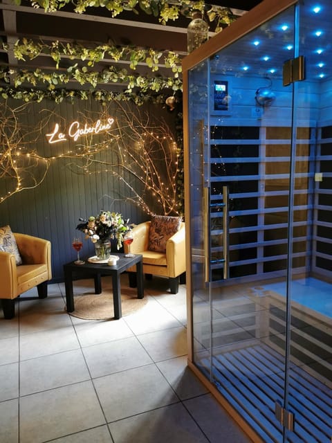 Sauna, Sauna, Living room, Seating area