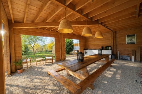 Patio, Communal kitchen