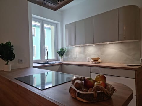 Kitchen or kitchenette, Food and drinks, Food, stove