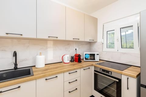 Perfect Little Place - Igalo Apartment in Dubrovnik-Neretva County