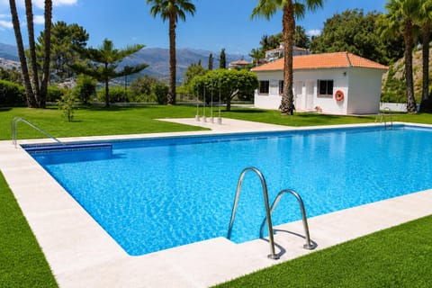 Garden, Swimming pool