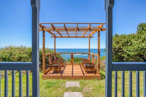 Surfrider Beach House House in Lincoln Beach