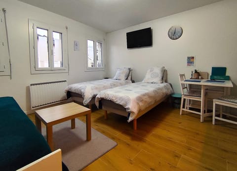 Bed, Night, TV and multimedia, Living room, Bedroom