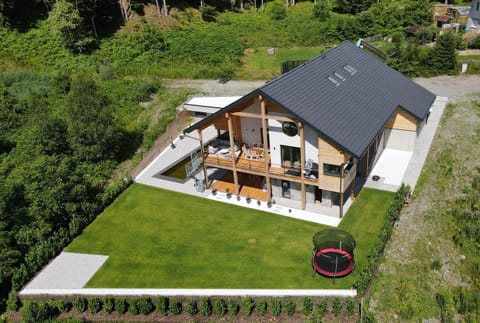 Property building, Spring, Day, Natural landscape, Bird's eye view, Summer, Garden, Garden view