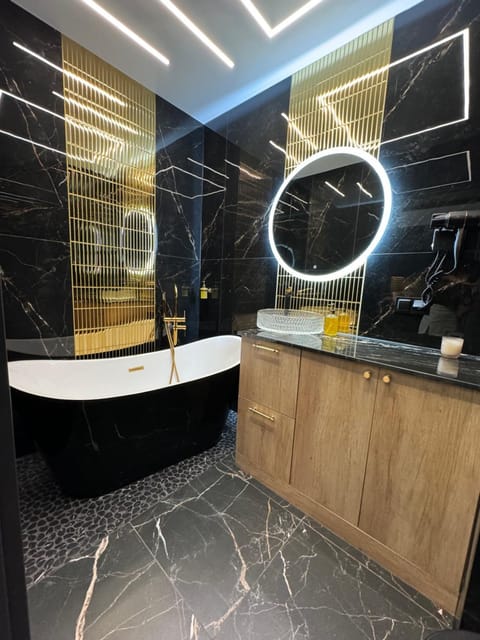 Bathroom, Bath, hair dryier, washing machine