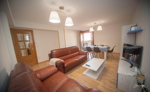 TV and multimedia, Living room, Dining area