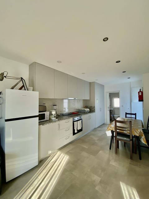 Kitchen or kitchenette, Dining area, oven, stove, toaster