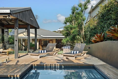 Pool view, Swimming pool, sunbed