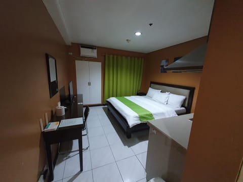 Bed, TV and multimedia, Photo of the whole room