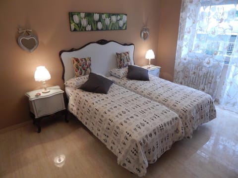 Day, Photo of the whole room