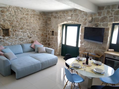 Apartment Porat Drašnice Apartment in Split-Dalmatia County