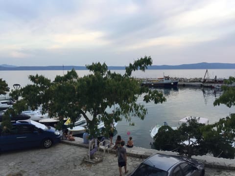 Apartment Porat Drašnice Apartment in Split-Dalmatia County