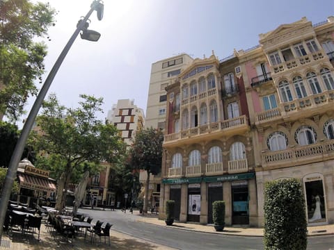 City view, Street view, Location