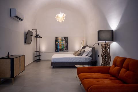Bed, TV and multimedia, Photo of the whole room, Bedroom, air conditioner