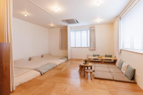 Seating area, Bedroom