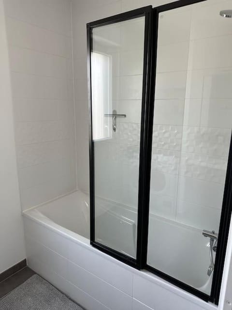 Le Contrie - Bel appartement avec terrasse Apartment in Saint-Herblain