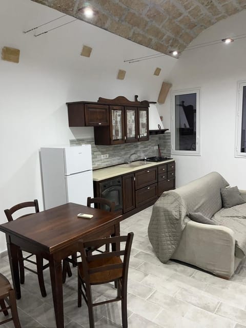 Kitchen or kitchenette, Living room, Seating area, oven