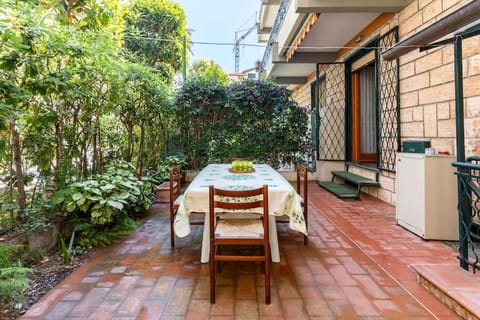 Property building, Patio, Spring, Day, Garden, View (from property/room), Balcony/Terrace, Living room, Seating area, Dining area, Garden view