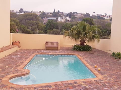 Bell Rock Getaway Apartment in Plettenberg Bay