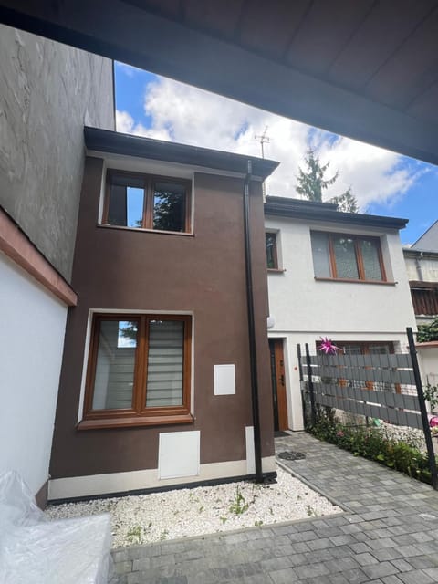 Property building, Day